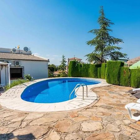 Spacious Villa With Private Pool In 모나칠 외부 사진