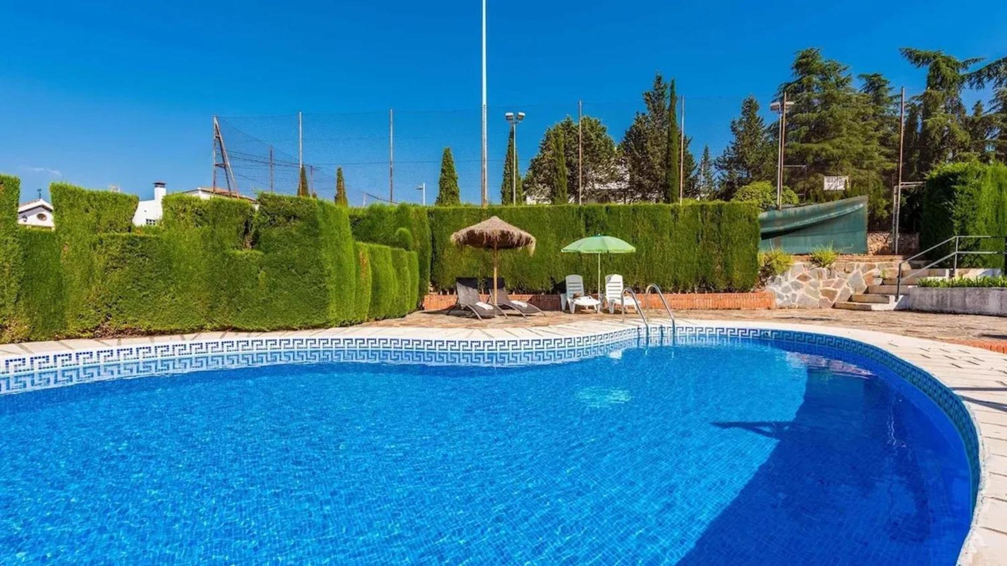 Spacious Villa With Private Pool In 모나칠 외부 사진