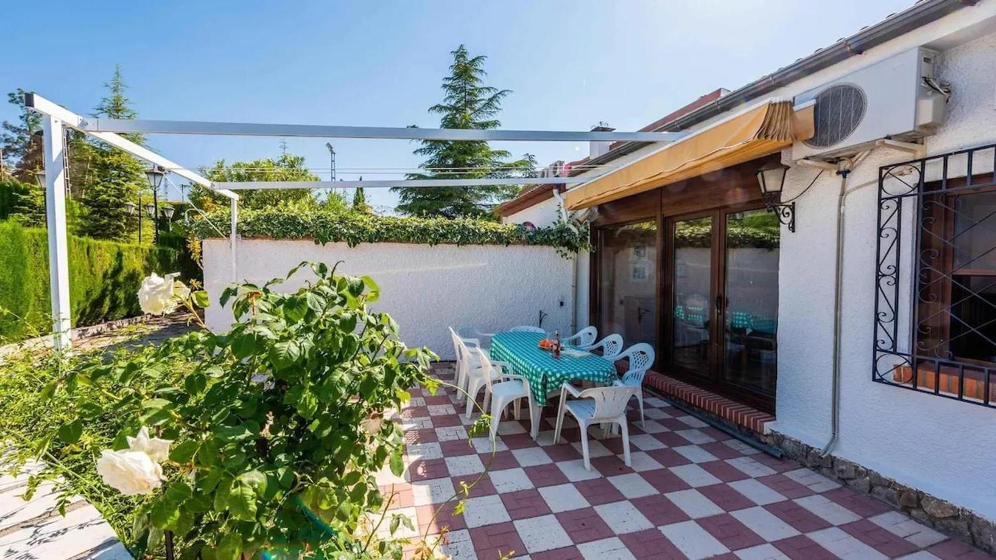 Spacious Villa With Private Pool In 모나칠 외부 사진