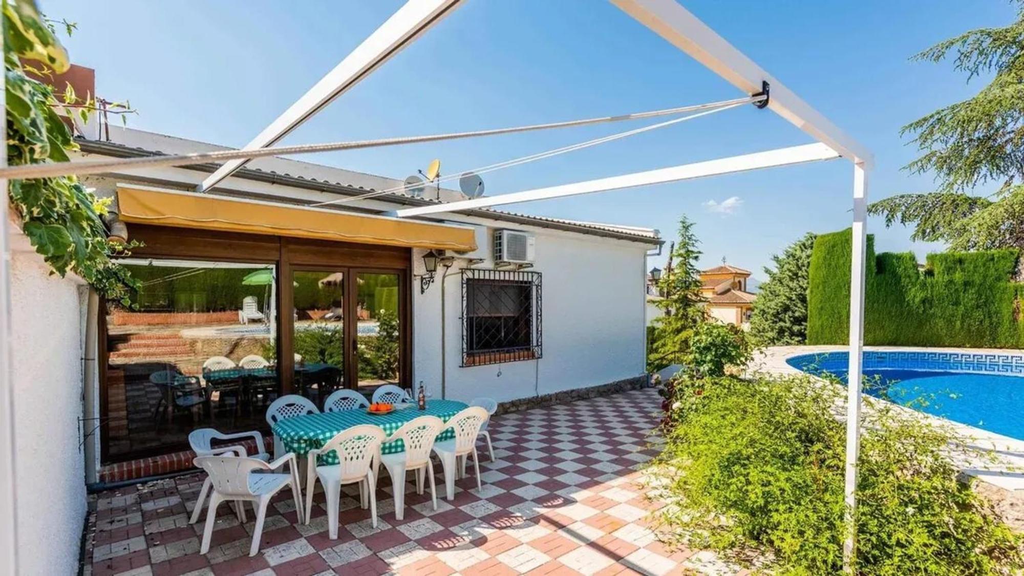 Spacious Villa With Private Pool In 모나칠 외부 사진