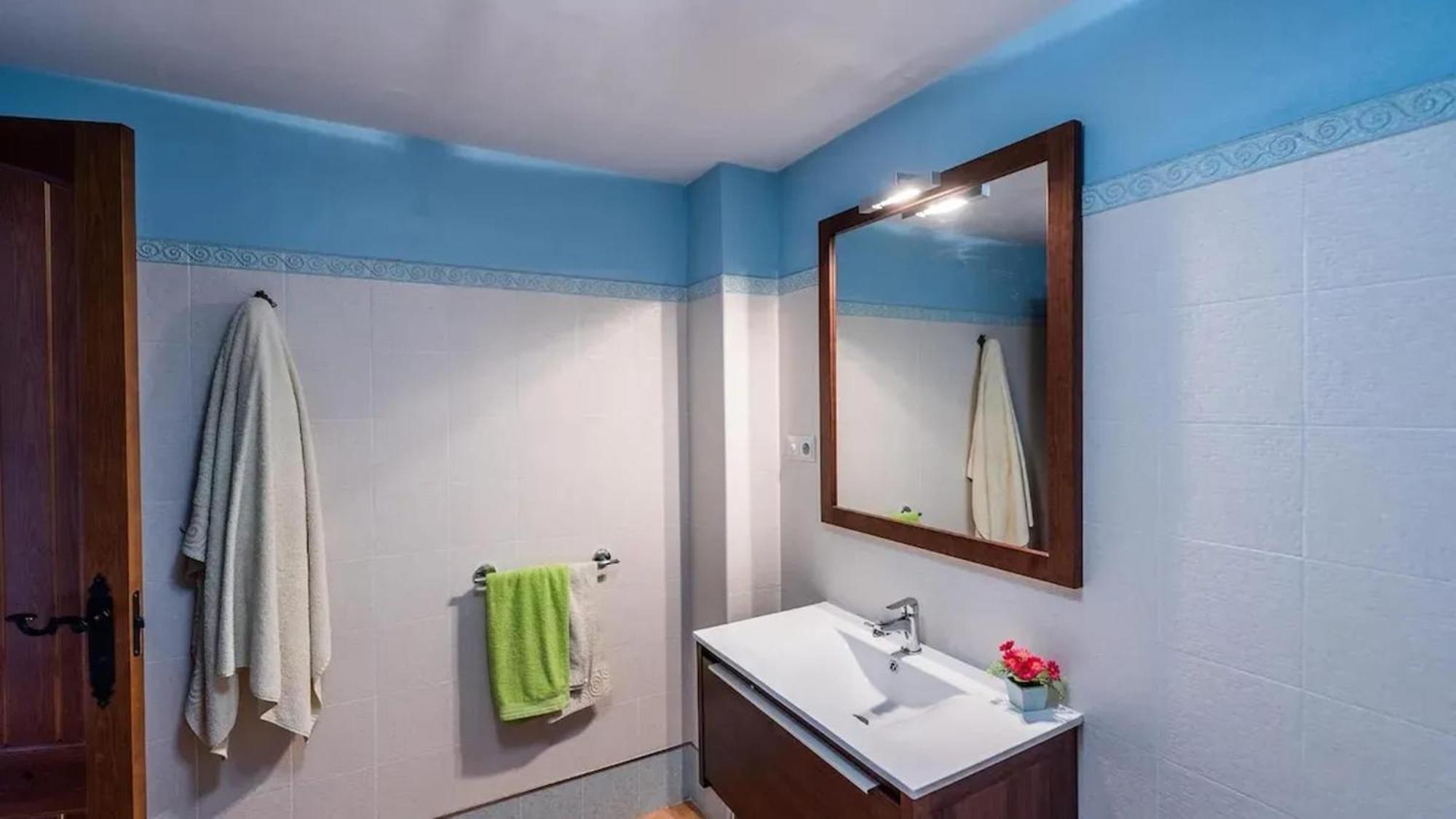 Spacious Villa With Private Pool In 모나칠 외부 사진