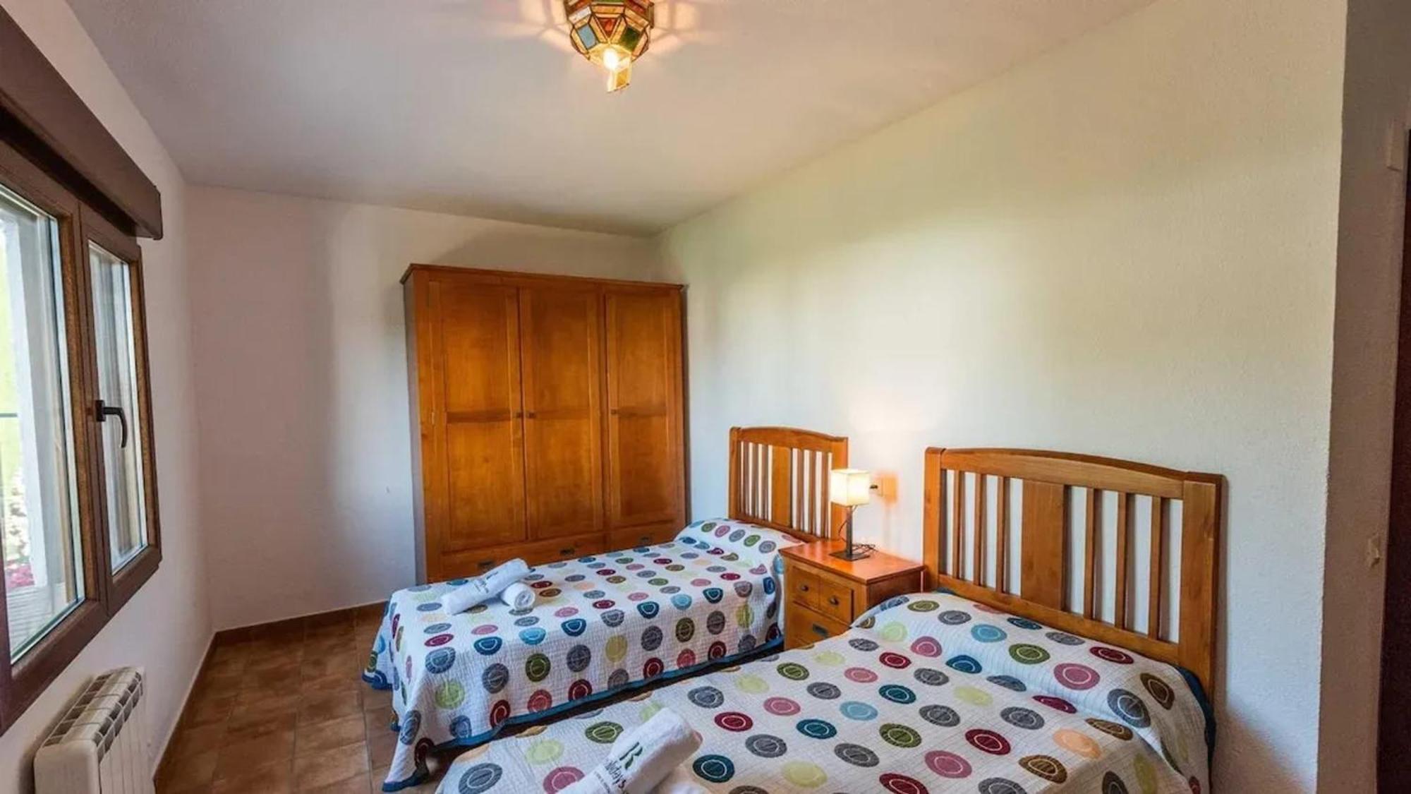 Spacious Villa With Private Pool In 모나칠 외부 사진