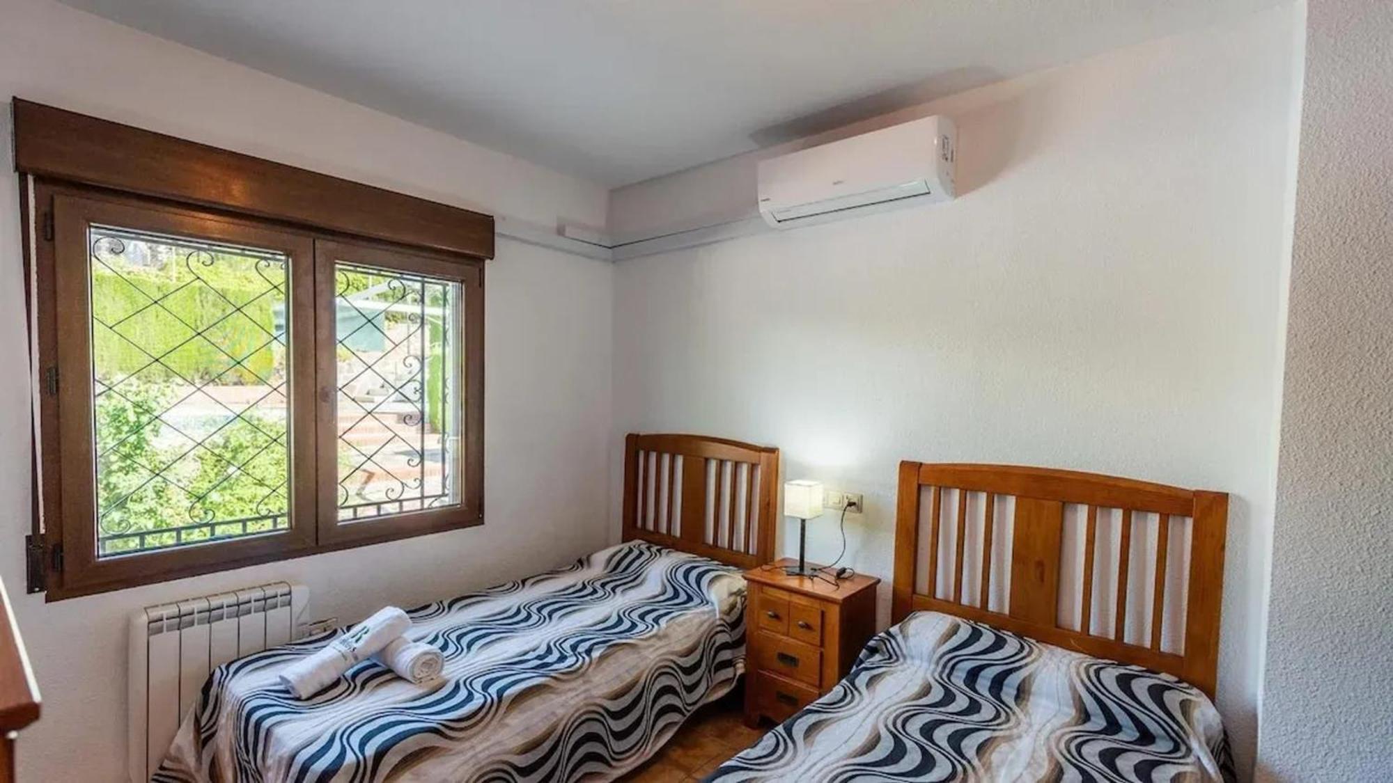 Spacious Villa With Private Pool In 모나칠 외부 사진