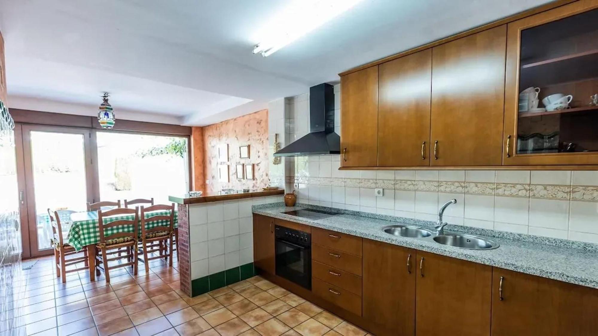 Spacious Villa With Private Pool In 모나칠 외부 사진