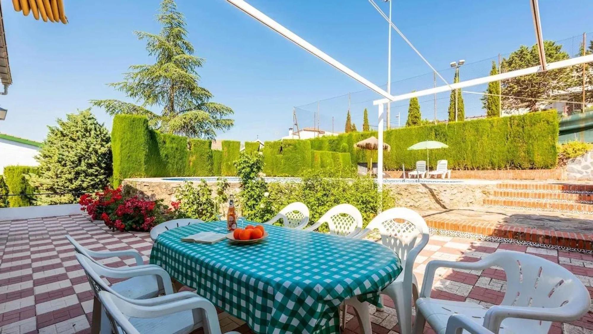 Spacious Villa With Private Pool In 모나칠 외부 사진